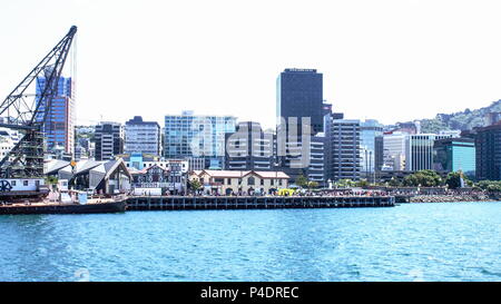 Wellington, Neuseeland - 13. Februar 2016: die Menschen aus den Sommer genießen Wetter entlang Wellington Waterfront Stockfoto