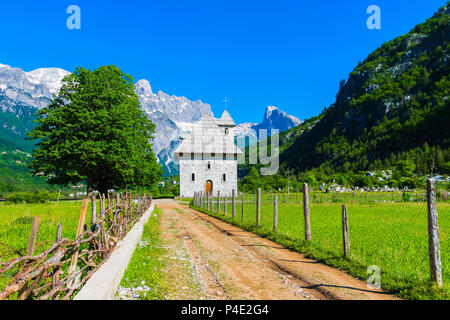 Katholische Kirche, Thethi Dorf Thethi Tal, Albanien Stockfoto