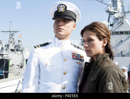 Original Film Titel: DAS LETZTE SCHIFF. Englischer Titel: DAS LETZTE SCHIFF. Jahr: 2014. Stars: Rhona Mitra; Eric Dane. Credit: PLATINUM DUNES/Album Stockfoto