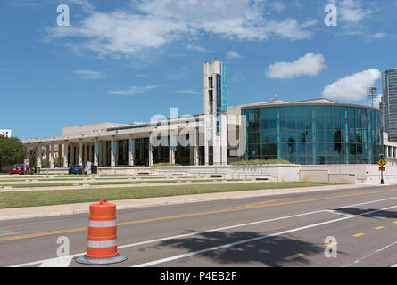 St. Petersburg, Florida, USA. 2018. Die Mahaffey Theater und Duke Energy Center für die Künste. Stockfoto