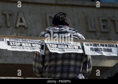 Studenten der Fakultät für Literatur und Philosophie Protest gegen Krieg im Irak. Öffentliche Universität "La Sapienza". Rom. Italien. Stockfoto