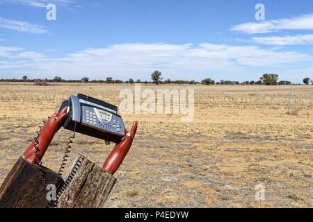 Telefon kunst Eintropfen im ländlichen Australien, Wiedergeltingen, Western Australia | Verwendung weltweit Stockfoto