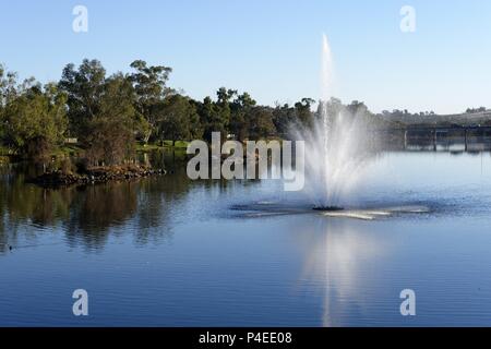 Wasser Brunnen auf dem Avon River, Northam, Western Australia | Verwendung weltweit Stockfoto