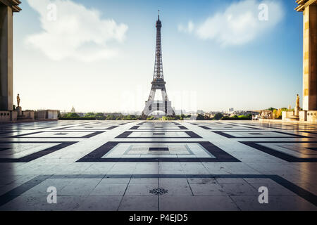 Eiffelturm von Jardins du Trocadéro, Paris, Frankreich Stockfoto