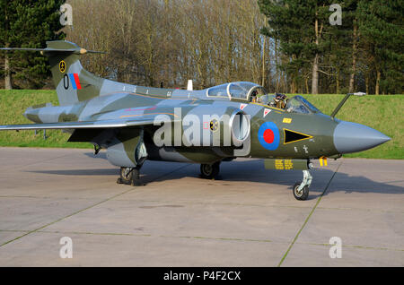 Blackburn Buccaneer S2B XW 544 vintage Jet. Demobilisierte ex Royal Air Force und Royal Navy Jet Bomber in privater Hand restauriert, um Taxi fährt. Stockfoto