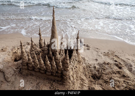 Sandburg am Strand, Thailand Stockfoto