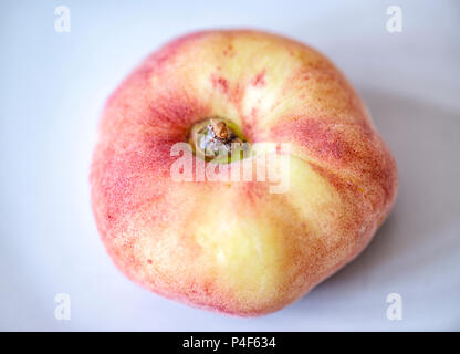 Organische Donut Pfirsich Stockfoto