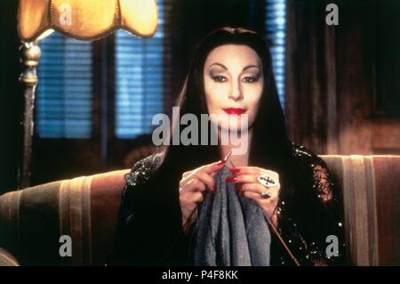 Original Film Titel: Addams Family Values. Englischer Titel: Addams Family Values. Regisseur: Barry Sonnenfeld. Jahr: 1993. Stars: ANJELICA HUSTON. Quelle: Paramount Pictures/Album Stockfoto