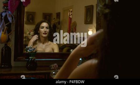 Original Film Titel: HOLMES & WATSON: MADRID TAGE. Englischer Titel: HOLMES & WATSON: MADRID TAGE. Regisseur: JOSÉ LUIS GARCI. Jahr: 2012. Stars: BELEN LOPEZ. Credit: NICKEL ODEON/Album Stockfoto