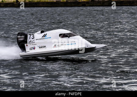 Xavier Autard fahren für Maverick racing in der F 1 H2O F4-S Motorboot Grand Prix in London am Royal Victoria Dock, Docklands, Newham, Großbritannien Stockfoto