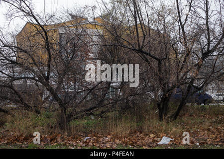 Berlin, Deutschland, Freiflächen zwischen Kulturforum und der Potsdamer Straße in Berlin-Tiergarten, mit dem Kammermusiksaal im Hintergrund Stockfoto