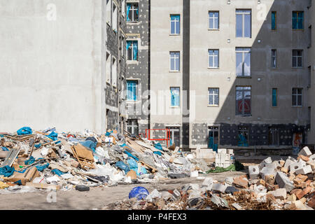 Berlin, Deutschland, Sanierung eines alten Gebäudes in der Revaler Straße in Berlin-Friedrichshain Stockfoto