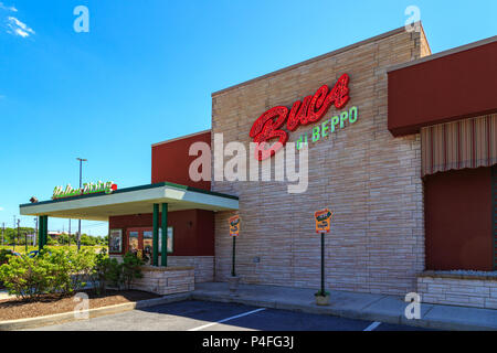 Wyomissing, PA, USA - 14. Juni 2018: Buca di Beppo ist eine US-amerikanische Restaurantkette mit 92 Standorten in Italiener essen spezialisiert. Stockfoto