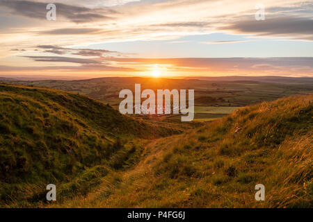 Wunderschöne Sonnenuntergang Farben in der Aire Tal in der Nähe von silsden Stockfoto