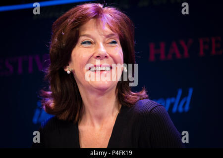 Mererid Hopwood, Walisische Sprache gesprochen preisgekrönte Dichter und Autor, im Hay Festival 2018 der Literatur und der Kunst. Das jährliche Festival in der kleinen Stadt von Heu auf Wye an der walisischen Grenze fotografierte, zieht die Dichter und Denker aus der ganzen Welt für 10 Tage feiern der Besten des geschriebenen Wortes, politischen Obwohl literarische Debatte und Stockfoto