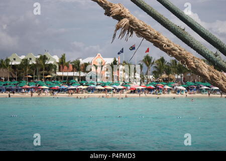 Blick gerade aus einem Kreuzfahrtschiff von Grand Turk Island. Stockfoto