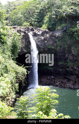 Rainbow Falls bei Wailuku River State Park in Hilo, Hawaii Stockfoto