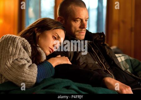 Original Film Titel: FÜHREN SIE DIE GANZE NACHT. Englischer Titel: FÜHREN SIE DIE GANZE NACHT. Regisseur: JAUME COLLET-SERRA. Jahr: 2015. Stars: GENESIS RODRIGUEZ; JOEL KINNAMAN. Credit: ENERGIE ENTERTAINMENT/VERTIGO ENTERTAINMENT/ARONOWITZ, myles/Album Stockfoto