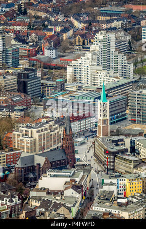 Gelsenkirchen Fußgängerzone auf der Urlaub mit der provost Kirche St. Augustinus und der Evangelischen Emmaus Gemeinde, Altstadt Kirche und Bewohner Stockfoto