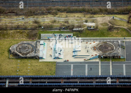 Skatepark Schalkerverein auf dem Gelände des ehemaligen Stahlwerks Schalker Verein in Gelsenkirchen in Nordrhein-westfalen. Gelsenkirchen, Ruhrgebiet, Nordrhein-Westfalen Stockfoto