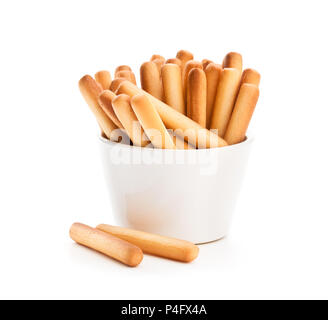 Gesalzenem Brot Sticks in weiße Schüssel isoliert Stockfoto