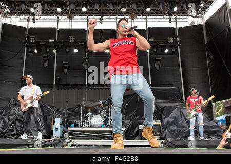 Oshkosh, Wisconsin, USA. 21 Juni, 2018. RUSSELL DICKERSON während Land USA Music Festival bei Ford Festival Park in Oshkosh, Wisconsin Credit: Daniel DeSlover/ZUMA Draht/Alamy leben Nachrichten Stockfoto