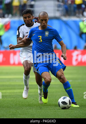 22. Juni 2018, Sankt Petersburg Stadion, Saint Petersburg, Russland; FIFA Fußball-WM, Gruppe E, Brasilien gegen Costa Rica; Miranda von Brasilien hält Besitz Stockfoto