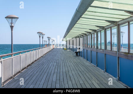 Bournemouth, UK. Am 22. Juni 2018. Ein Blick hinunter Boscombe Pier in Bournemouth. Thomas Faull/Alamy leben Nachrichten Stockfoto