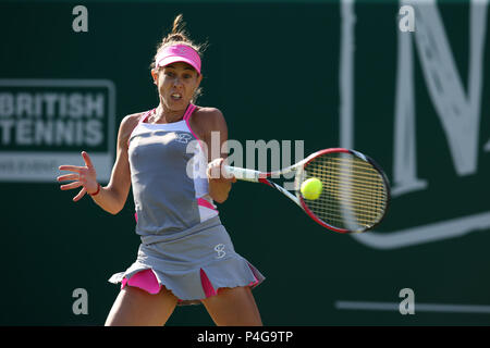 Mihaela Buzarnescu von Rumänien in Aktion bei ihrem Viertelfinale gegen Elina Svitolina der Ukraine. . Natur Tal Classic 2018, Tennis der Internationale Frauentag, Tag 5 an der Edgbaston Priorat Club in Birmingham, England am Freitag, den 22. Juni 2018. pic von Andrew Obstgarten/Alamy leben Nachrichten Stockfoto