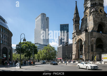 Berlin, Deutschland, Upper West, Tower Zoofenster Berlin und der Kaiser-Wilhelm-Gedächtniskirche am Breitscheidplatz in Berlin-Charlottenburg Stockfoto