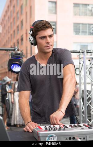 Original Film Titel: WIR SIND DEINE FREUNDE. Englischer Titel: WIR SIND DEINE FREUNDE. Regisseur: MAX JOSEPH. Jahr: 2015. Stars: Zac Efron. Credit: POLYGRAN FILMED ENTERTAINMENT/Universal/DVD/WORKING TITLE FILMS/Album Stockfoto