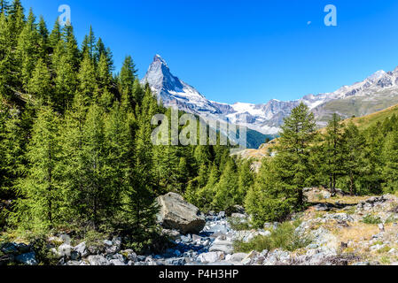 Matterhorn - Creek in der wunderschönen Landschaft von Zermatt, Schweiz Stockfoto