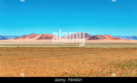 Desert Sand Dünen im südlichen Namibia im Januar 2018 getroffen Stockfoto