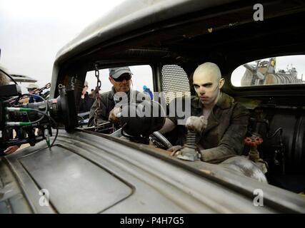 Original Film Titel: MAD MAX: FURY ROAD. Englischer Titel: MAD MAX: FURY ROAD. Regisseur: George Miller. Jahr: 2015. Stars: NICHOLAS HOULT. Credit: VILLAGE ROADSHOW/Album Stockfoto