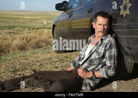 Original Film Titel: COP CAR. Englischer Titel: COP CAR. Regisseur: Jon Watt. Jahr: 2015. Stars: Kevin Bacon. Credit: AUDAX FILME/dunklen Künste Film/ENDE CUE/PARK BILDER / Album Stockfoto