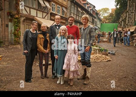 Original Film Titel: HEIDI. Englischer Titel: HEIDI. Regisseur: Alain Gsponer. Jahr: 2015. Stars: ANUK STEFFEN; Alain Gsponer; ISABELLE OTTMANN. Credit: CLAUSSEN & WOBKE FILMPRODUKTION GMBH/Album Stockfoto