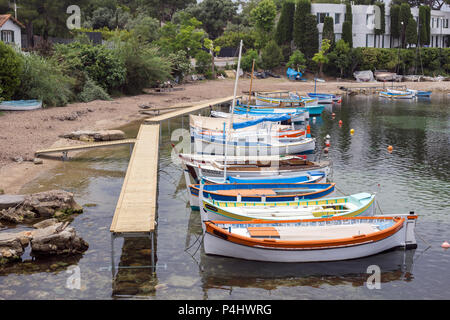 Juan les Pins, Antibes, Frankreich, 11. Juni 2018, Boote gemietet werden von den Touristen zur Verfügung. Stockfoto