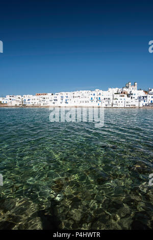 Die Bucht von Naoussa Kykladen Insel Stockfoto