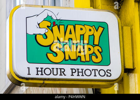 LONDON, UK, 16. Februar 2018: Das Logo einer Snappy Snaps Ladengeschäft in Central London, am 16. Februar 2018. Snappy Druckknöpfe sind eine Britische photog Stockfoto