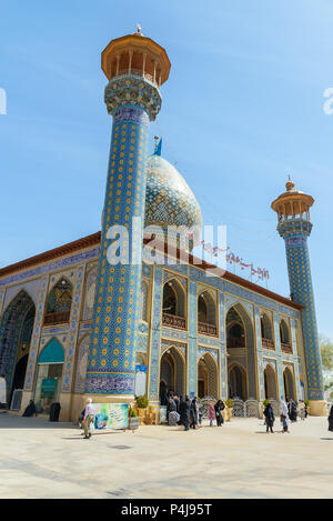 Shiraz, Iran - 25. März 2018: Gespiegelte Mausoleum von Sayyed Alaeddin Hossein Stockfoto