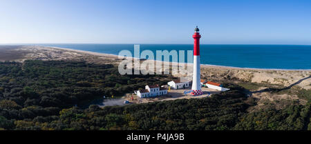 Frankreich, Charente Maritime, Côte de Beauté, Pointe de la Coubre, La Tremblade, Coubre Leuchtturm und der Cote Sauvage (wilde Küste) (Luftbild Stockfoto