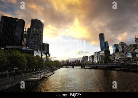 Stadt Melbourne. Stadtbild Bild von Melbourne, Australien im Sommer Sonnenuntergang Stockfoto