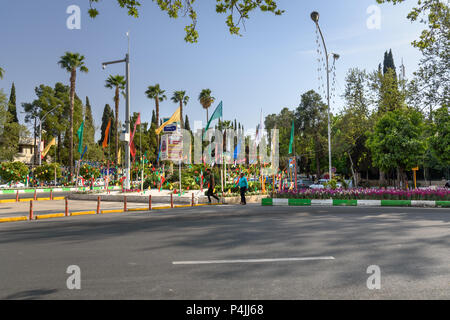 Shiraz, Iran - 25. März 2018: Blick auf der Straße Azadi Boulevard Stockfoto