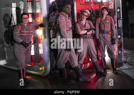 Original Film Titel: Ghostbusters. Englischer Titel: Ghostbusters. Regisseur: PAUL FEIG. Jahr: 2016. Stars: MELISSA MCCARTHY; Kristen Wiig; KATE MCKINNON; LESLIE JONES. Credit: BERGSTEN MUSIC/Columbia Pictures/FEIGCO ENTERTAINMENT/LStar/Album Stockfoto