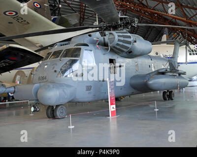 Sep - 30 2016 RAF Cosford, Royal Air Force Museum, Großbritannien. Die Sikorsky HH-53C tallion' Helikopter umgewandelt in MH-53J PAVE System. Stockfoto