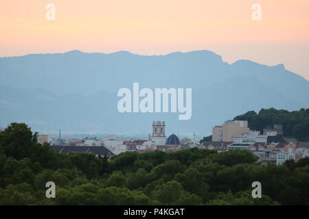 Castillo de Denia, Montgó Massivs, Costa Blanca (Alicante), Spanien, Sonnenuntergang. Stockfoto