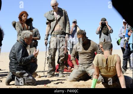 Original Film Titel: MAD MAX: FURY ROAD. Englischer Titel: MAD MAX: FURY ROAD. Regisseur: George Miller. Jahr: 2015. Stars: TOM HARDY; RILEY KEOUGH. Credit: VILLAGE ROADSHOW/Album Stockfoto