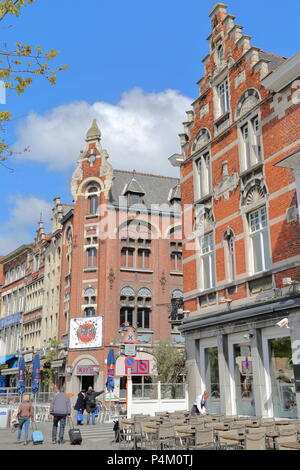 Gent, Belgien - 19 April, 2014: Traditionelles Haus Fassaden mit Schnitzereien in der Innenstadt Stockfoto