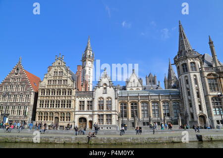Gent, Belgien - 19 April, 2014: mittelalterliche Stil historische Gebäude entlang des Flusses Leie Stockfoto