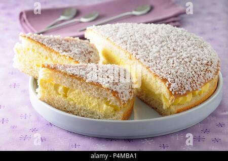 Tropézienne (traditionelle St. Tropez Torte, Frankreich) Stockfoto